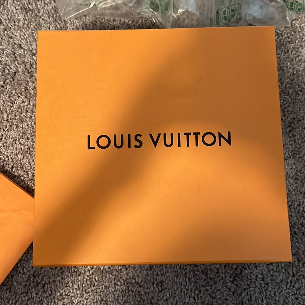 Louis Vuitton box